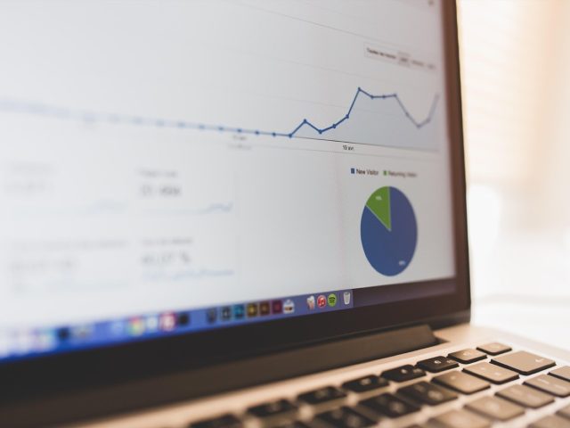 Automatiser ses versements sur des ETF : objectifs et points clés